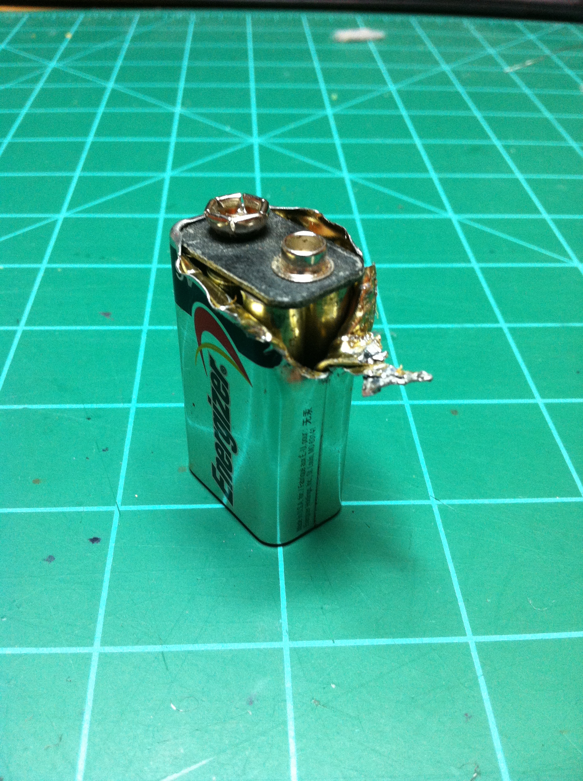 Simple 9v Battery Clip – Backroom Workdesk